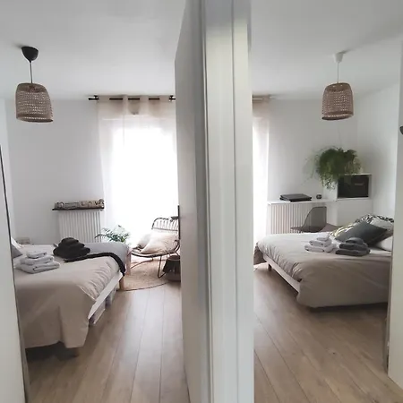 65m2 Proche Centre Ville, Parking Apartment